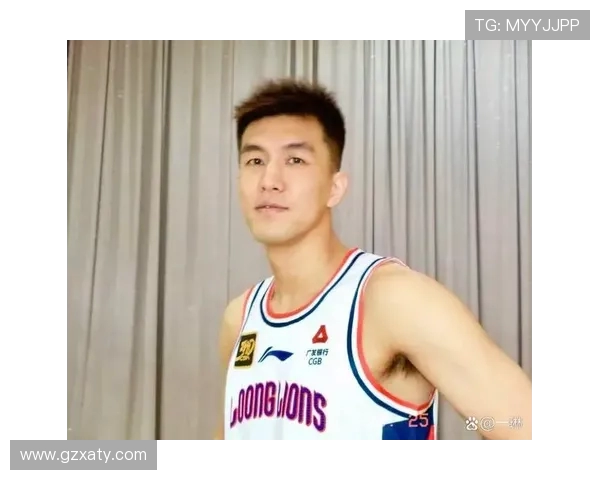 郭艾伦:从篮球场上的明星到国家队的领军人物的成长历程与未来展望